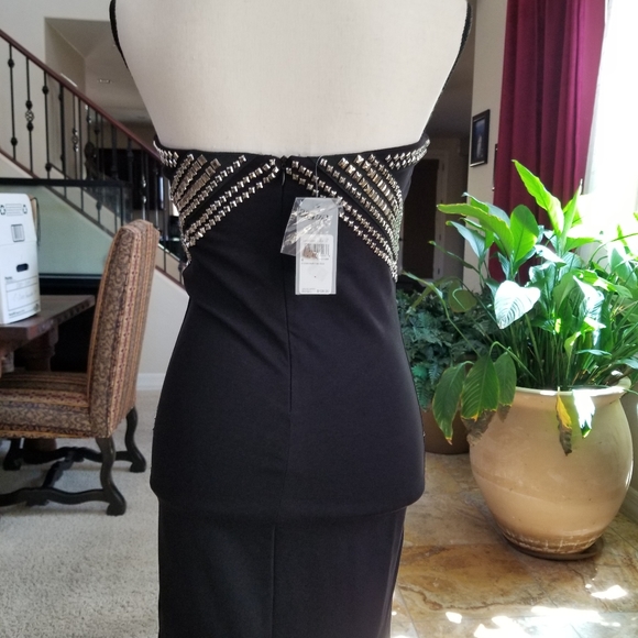 👗👗GUESS DRESS👗👗 - Picture 3 of 4